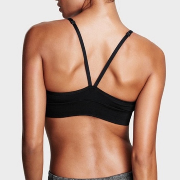 NWOT Victoria’s Secret Sport Strappy Triangle Seamless Bra, Black - Picture 2 of 8